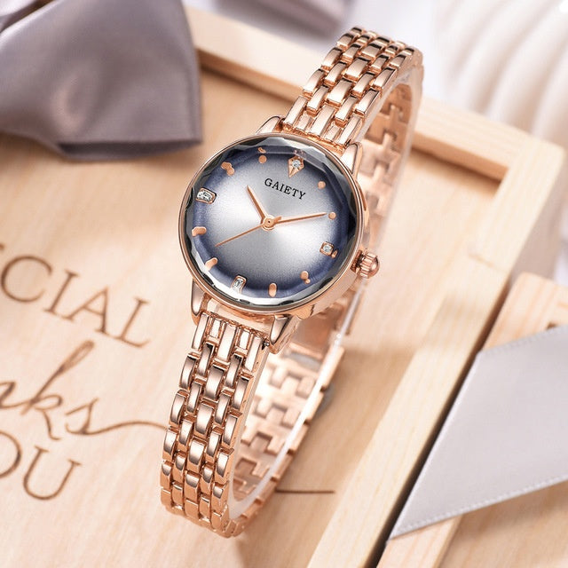 Elegant Women Casual Romantic Wrist Watch With  Alloy Strap