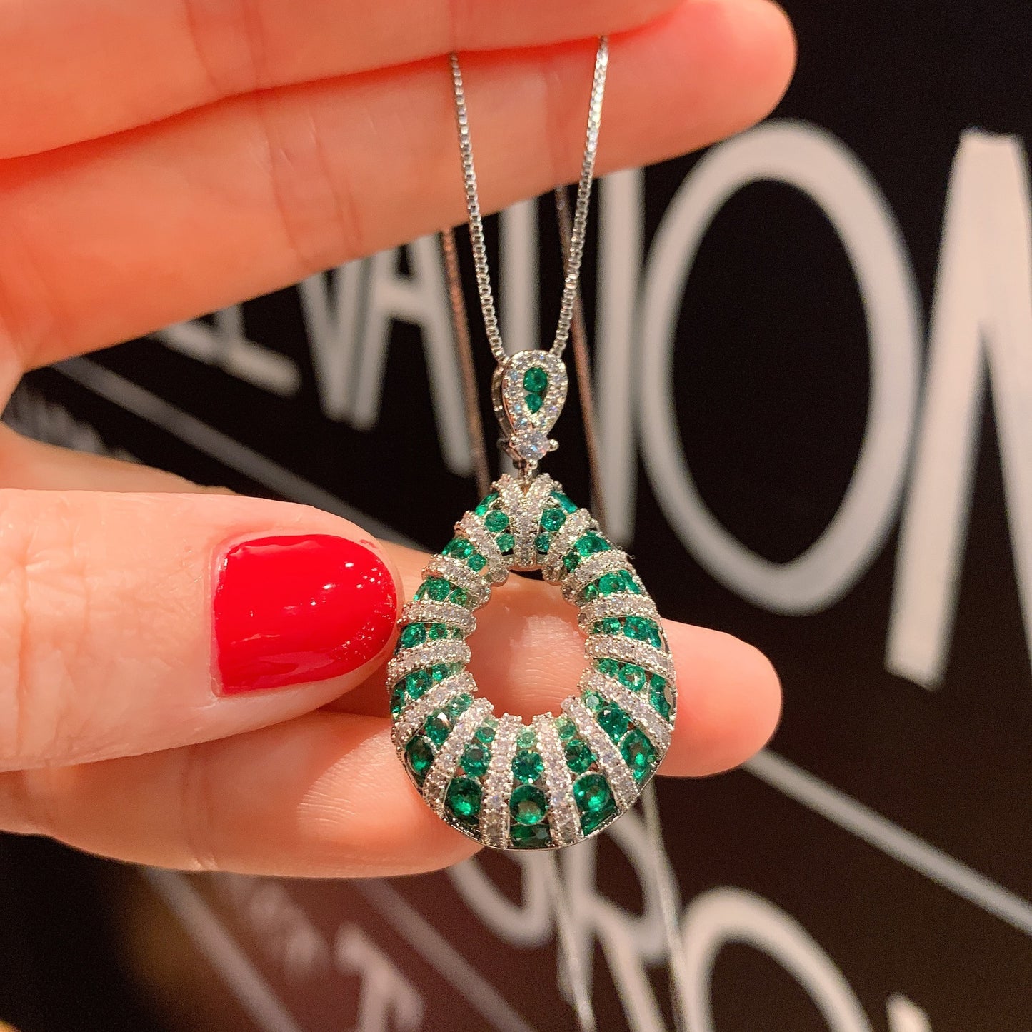 Magnificent Emerald Color Earrings & Necklace Pendant For Women