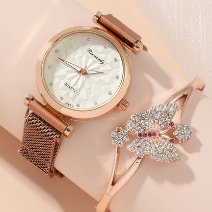 Women's Quartz Wrist Watch With Five-piece Set.