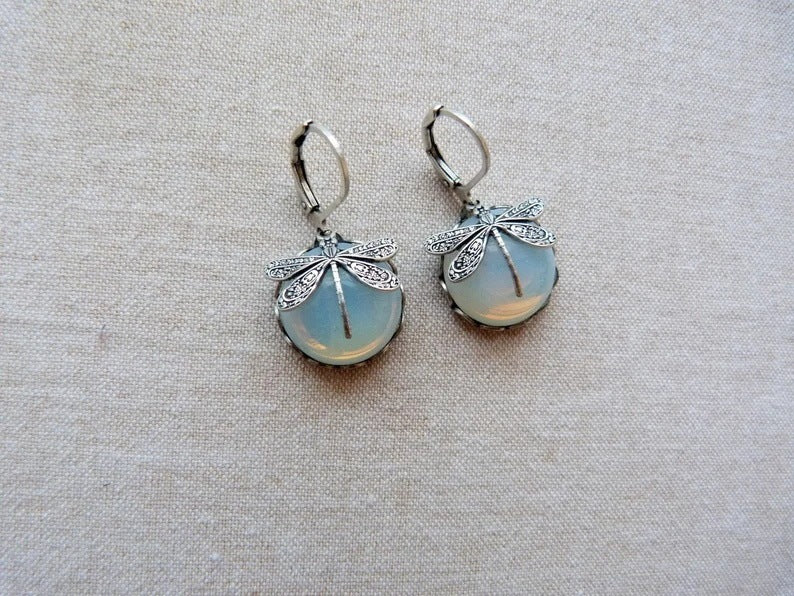 Elegant Women's Earrings Hanging Vintage Dragonfly Pendant Earring