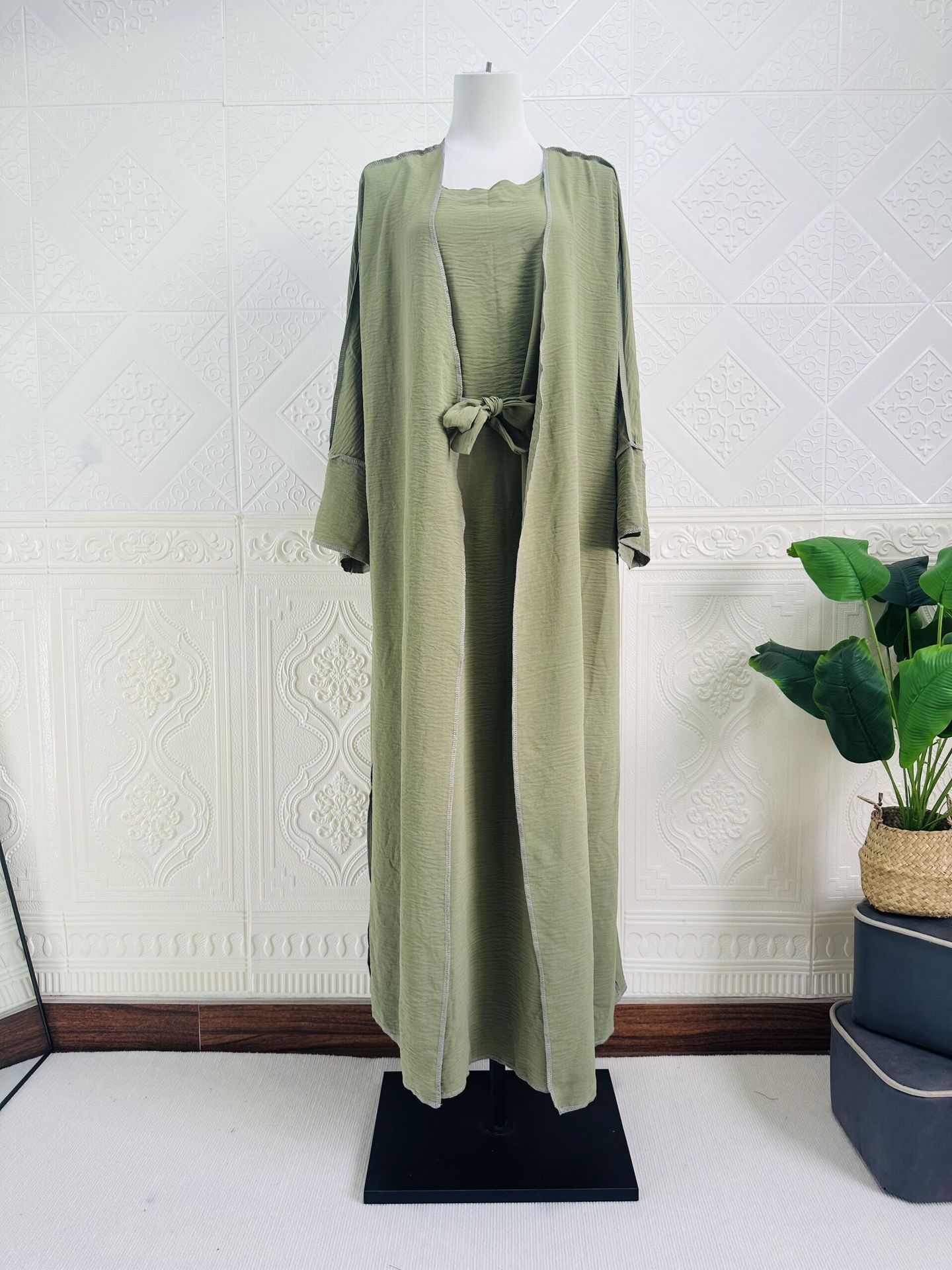 Iranian With Inner Wear & Edge Design Work Abaya (Burkha,kaftan) For Women