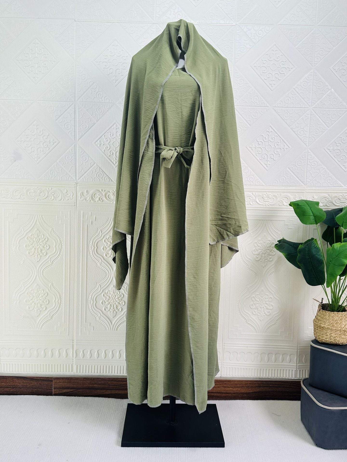 Iranian With Inner Wear & Edge Design Work Abaya (Burkha,kaftan) For Women